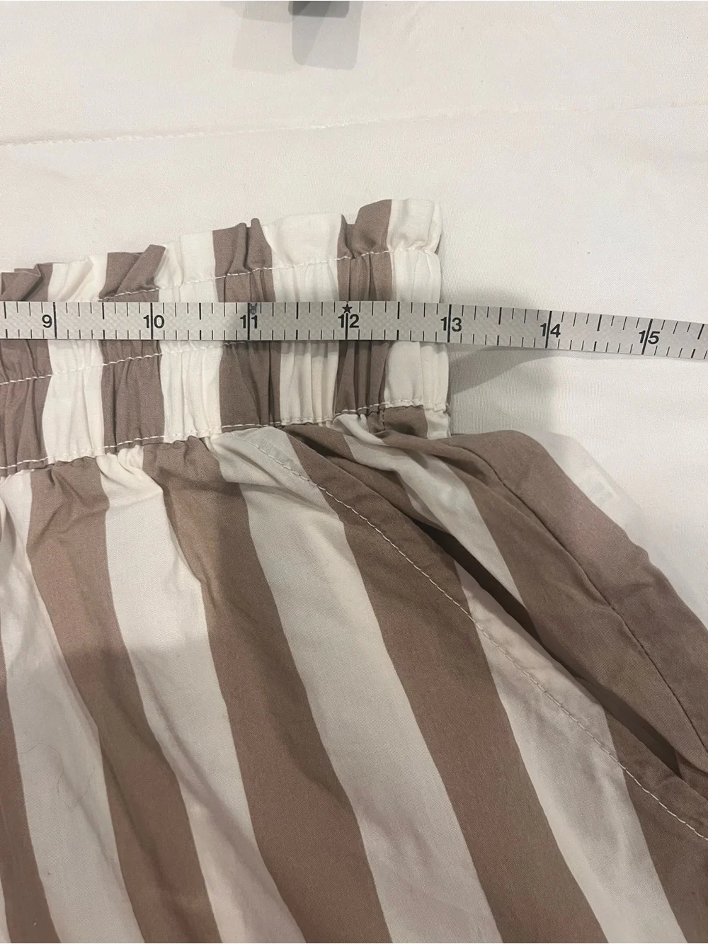 Aerie Striped Tan White Shorts SMALL Pockets Pull on Elastic Casual Boxer Lounge - Picture 4 of 8